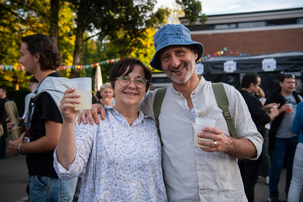 Glückliche Gesichter und volle Gläser: In Uster herrschte am Wochenende durchwegs gute Stimmung. Stadtfest Uster
6.9.25